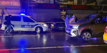 Esenler’de yangın ihbarına giden ekipler binada silahla vurulmuş 2 kişinin cesetlerini buldu