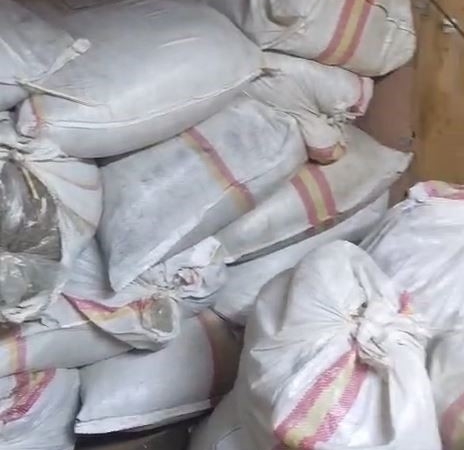 Arnavutköy’de depoya baskın: 1 ton kaçak tütün ele geçirildi, 1 gözaltı