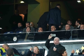 Bakan Bak, Fenerbahçe-Nottingham Forest maçını takip etti