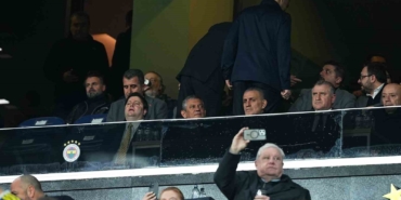 Bakan Bak, Fenerbahçe-Nottingham Forest maçını takip etti