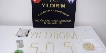 Bursa’da zehir tacirleri böyle yakalandı. Zulalanan uyuşturucuları polis tek tek buldu