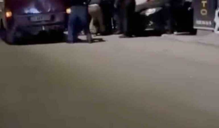 Bursa’da mahallede aileler arası kavga bir anda büyüdü