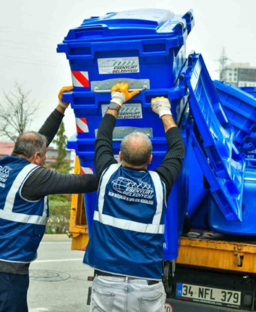 Esenyurt’ta geri dönüşüm çalışmaları yaygınlaşarak sürüyor