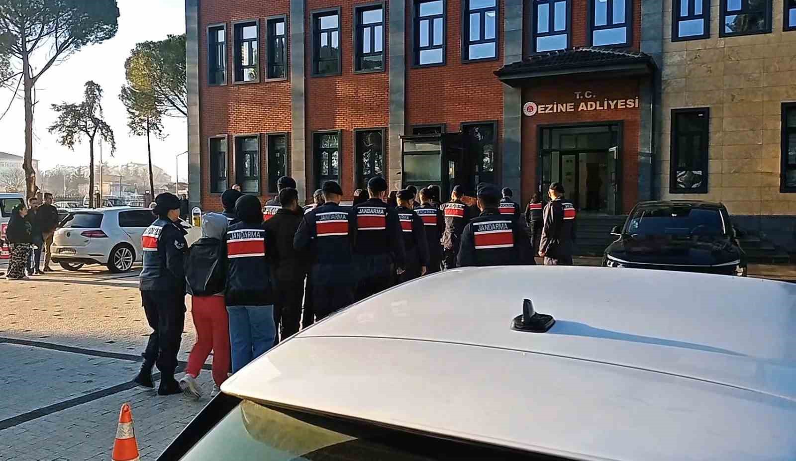 Çanakkale’de jandarmadan uyuşturucu operasyonuna 8 tutuklama