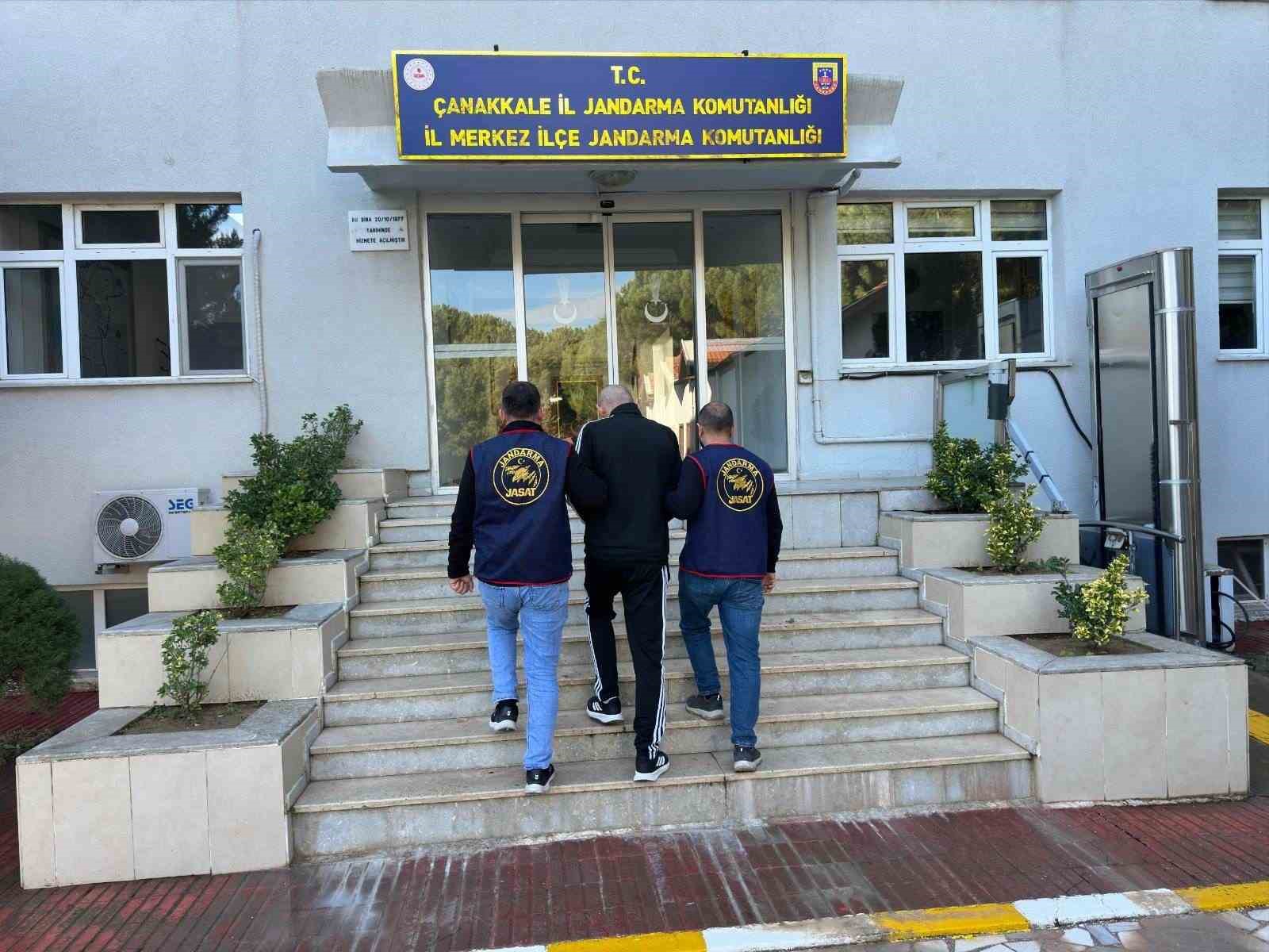 Çanakkale’de çeşitli suçlardan aranan 11 şüpheli tutuklandı