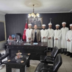 Çan’da yeni atanan din görevlilerine sarık ve cübbe giydirme merasimi düzenlendi