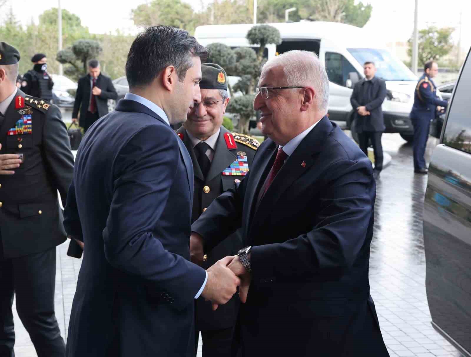 Milli Savunma Bakanı Güler, Özdemir Bayraktar anısına hazırlanan belgeselin gösterimine katıldı