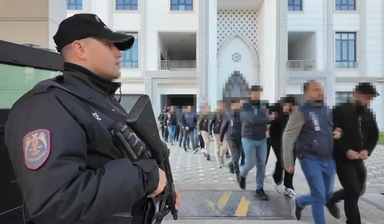 Siber dolandırıcıların cep telefonları çamaşır makinesinden çıktı