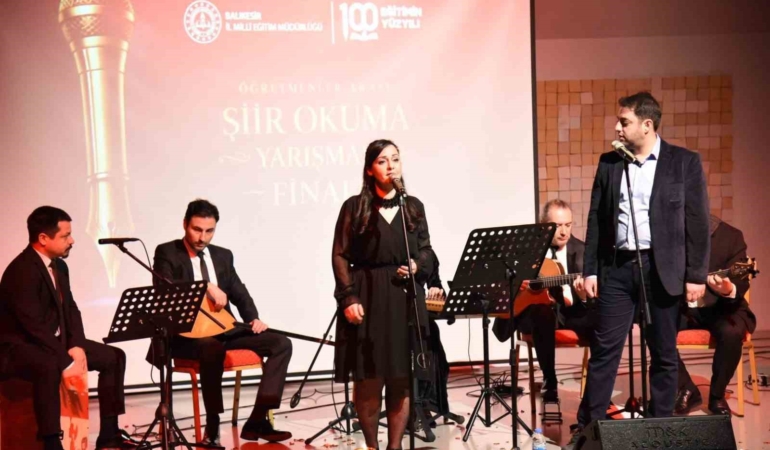 Şiir mısraları öğretmenlerin sesiyle hayat buldu