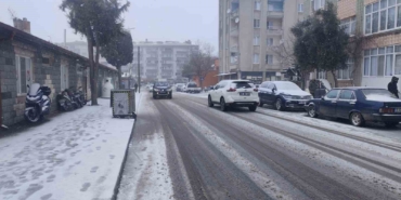 Kırklareli’nde kar yağışı etkisini arttırdı