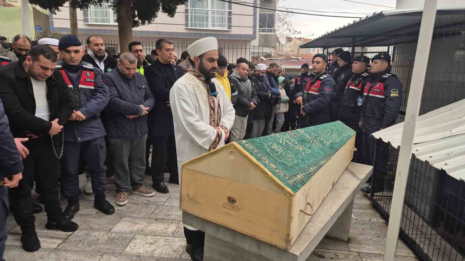 Akranı tarafından öldürülen 16 yaşındaki çocuk defnedildi
