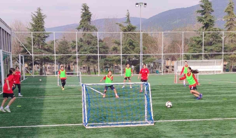 Körfez’in kızları şampiyonluk için hazırlanıyor