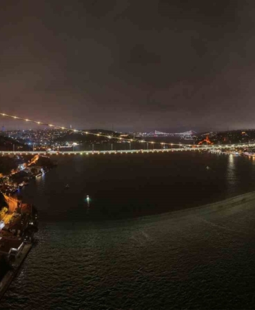 Fatih Sultan Mehmet Köprüsü kanser hastası çocuklar için sarıya büründü