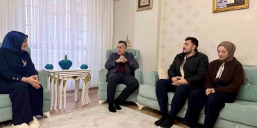 Esenyurt’ta Başkan Vekili Can Aksoy, ilk iftarını şehit ailesiyle açtı