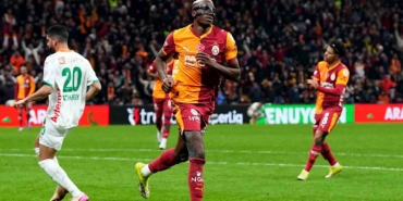 Victor Osimhen bu sezonki gol sayısını 17’ye çıkardı