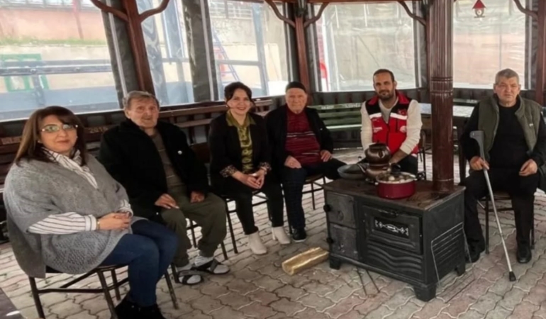 Huzurevinde sucuk-ekmek etkinliğiyle gönüller ısındı