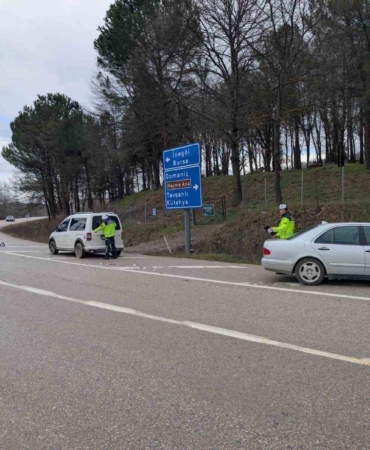 Bursa’da trafik kazası, 2 kişi yaralandı