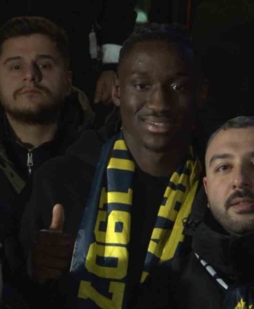 Fenerbahçe’nin yeni transferi Sidiki Cherif, İstanbul’da