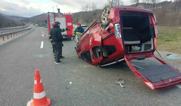 Bilecik’te otomobil takla attı: 4 yaralı