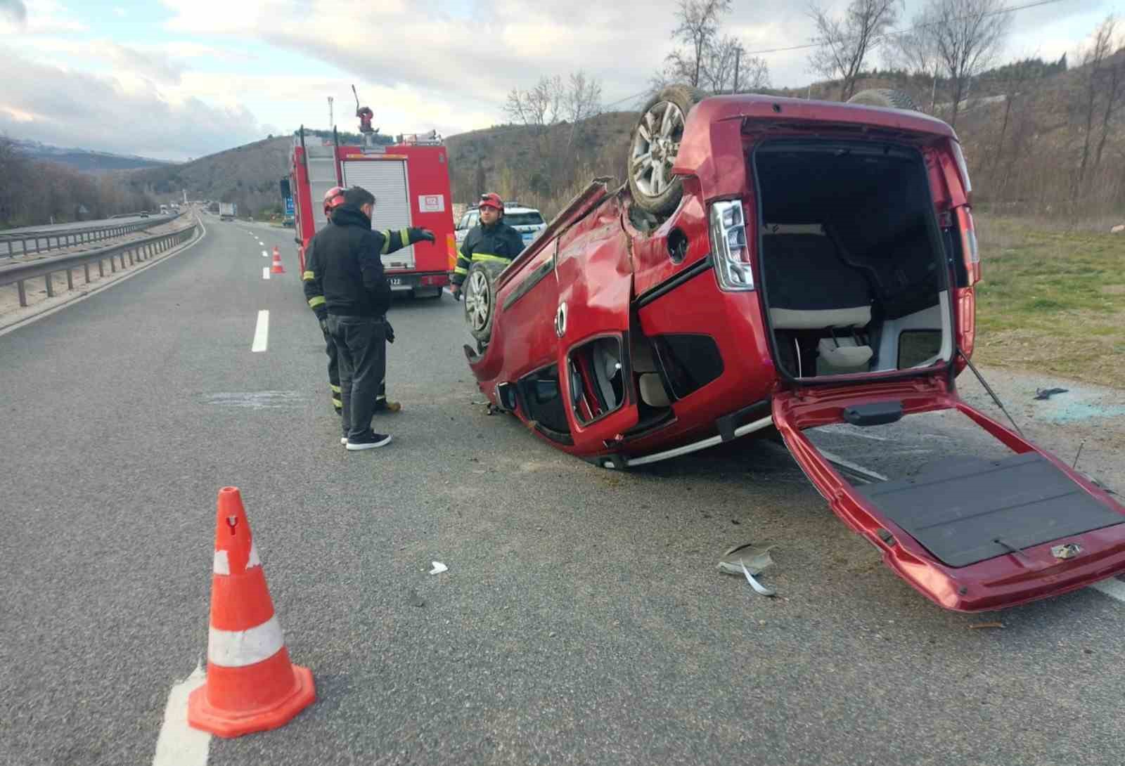 Bilecik’te otomobil takla attı: 4 yaralı