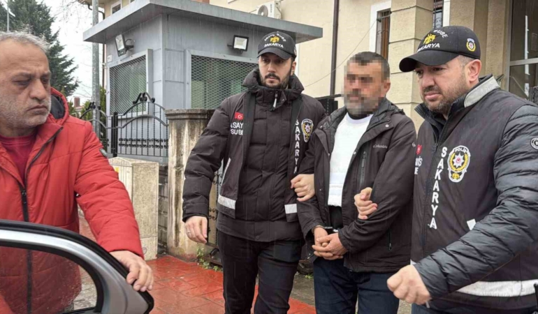 Eşini ve MHP ilçe başkanını öldüren emekli polis tutuklandı