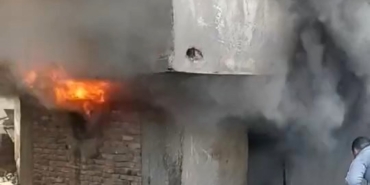 Metruk bina alev alev yandı