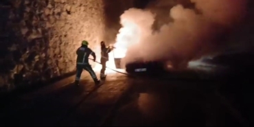 Mudanya yolunda korkutan araç yangını