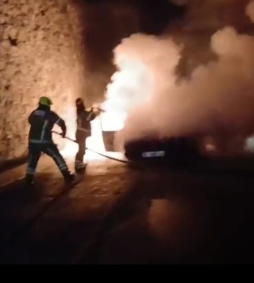 Mudanya yolunda korkutan araç yangını