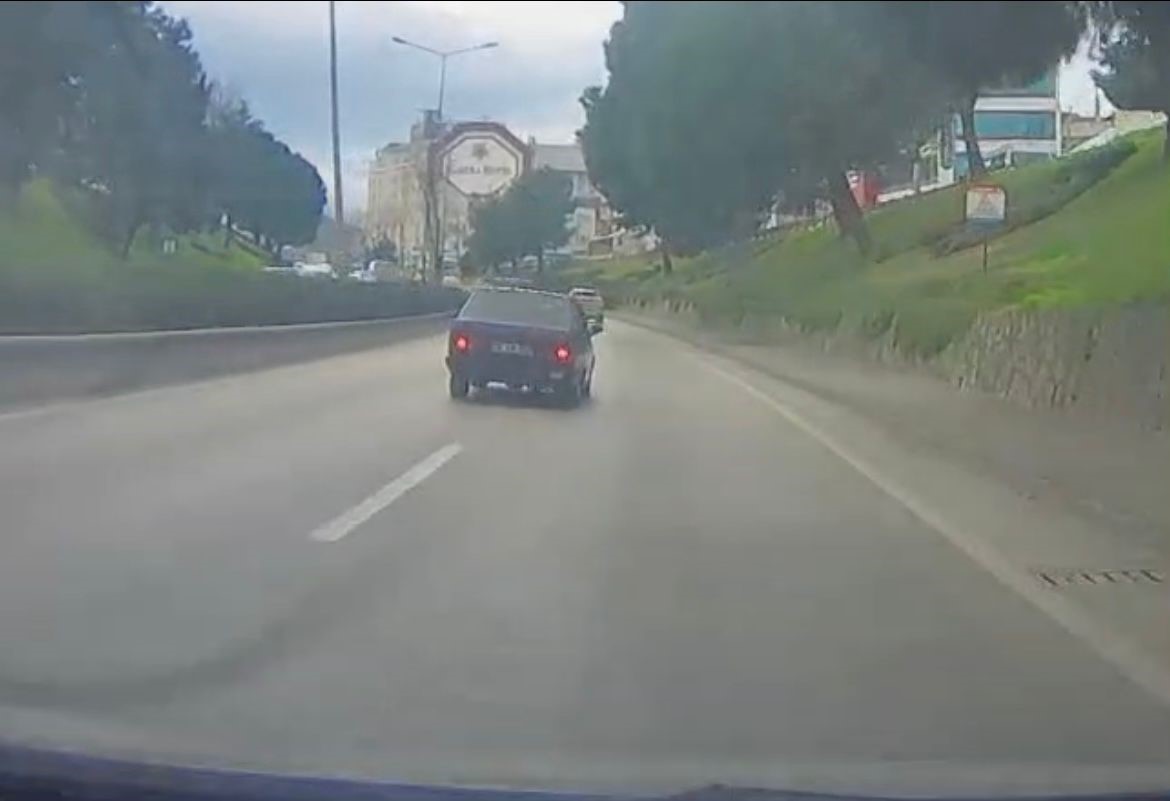 Çocukların üzerine araç sürdü, hiçbir şey olmamış gibi devam etti.. O anlar kamerada