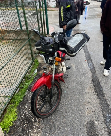 Bilecik’te hafif ticari araç ile motosiklet çarpıştı; 1 yaralı