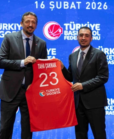 Türkiye Basketbol Federasyonu ile Türkiye Sigorta arasında Milli Takımlar ana sponsorluk anlaşması yenilendi