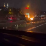 Haliç Köprüsü’nde yanan otomobili yoldan geçen su tankeri söndürdü
