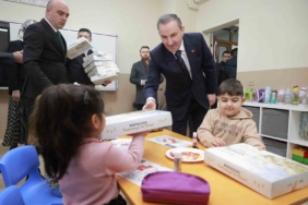 Sultanbeyli’de asırlık gelenek yaşatılıyor: Çocuklara Ramazan köşesi hediyesi