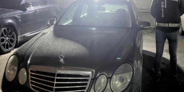 Kaçakçılık polisi, 11 kaçak lüks otomobile el koydu