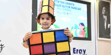 Gaziosmanpaşa’da Sıfır Atık projesi: Elbise, çanta, müzik aleti yaptılar