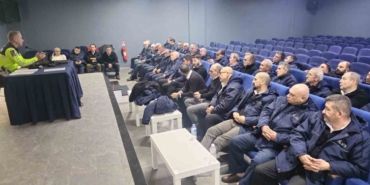 Bilecik’te tur servis sürücülerine trafik semineri
