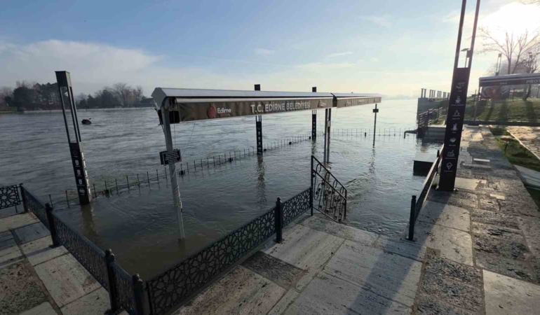 Tunca ve Meriç’te alarm seviyesi kırmızıdan turuncuya düştü: Debiler geriledi
