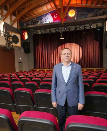 Rauf Denktaş Kültür Merkezi Perdelerini açıyor