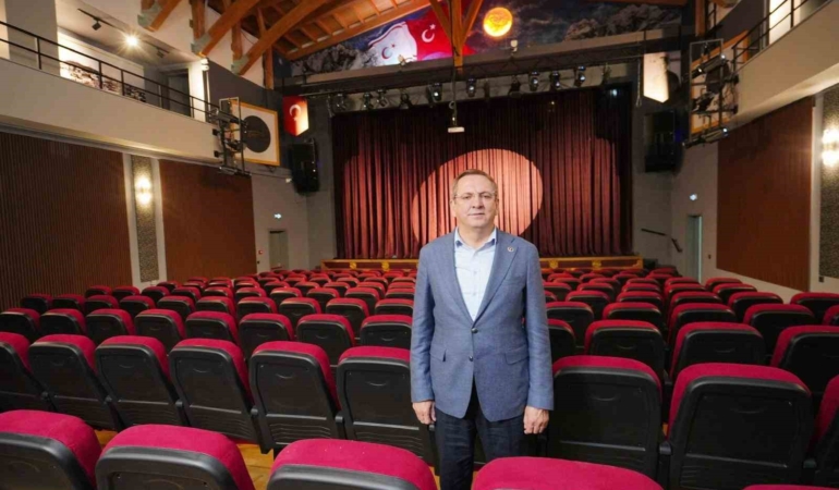 Rauf Denktaş Kültür Merkezi Perdelerini açıyor