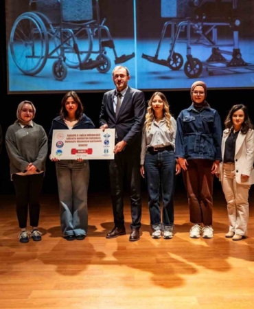 10 ülkeden katılımın olduğu yarışmada SUBÜ ekibine ikincilik ödülü