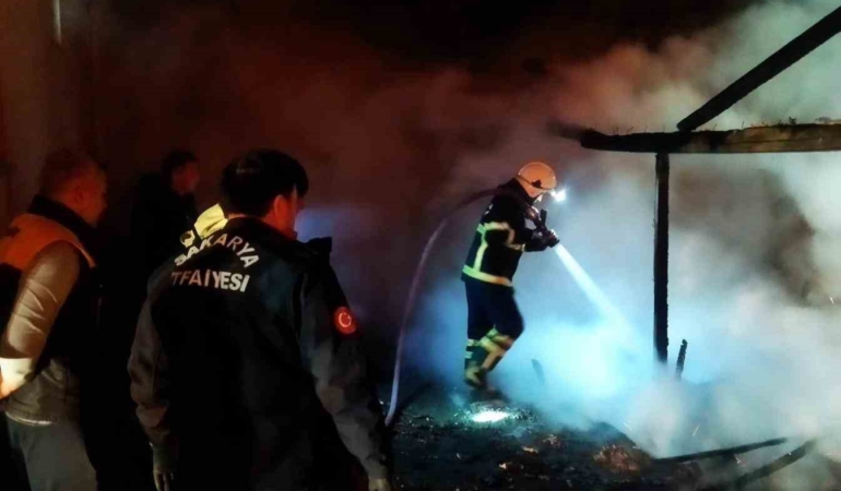Odunluk yangını ekiplerin hızlı müdahalesi ile söndürüldü