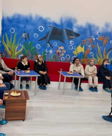 Bilecik’te velilere dolandırıcılık ve akran zorbalığı bilgilendirmesi