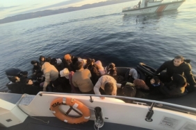 Ayvacık açıklarında 37 kaçak göçmen ile 1 göçmen kaçakçısı şüphelisi yakalandı