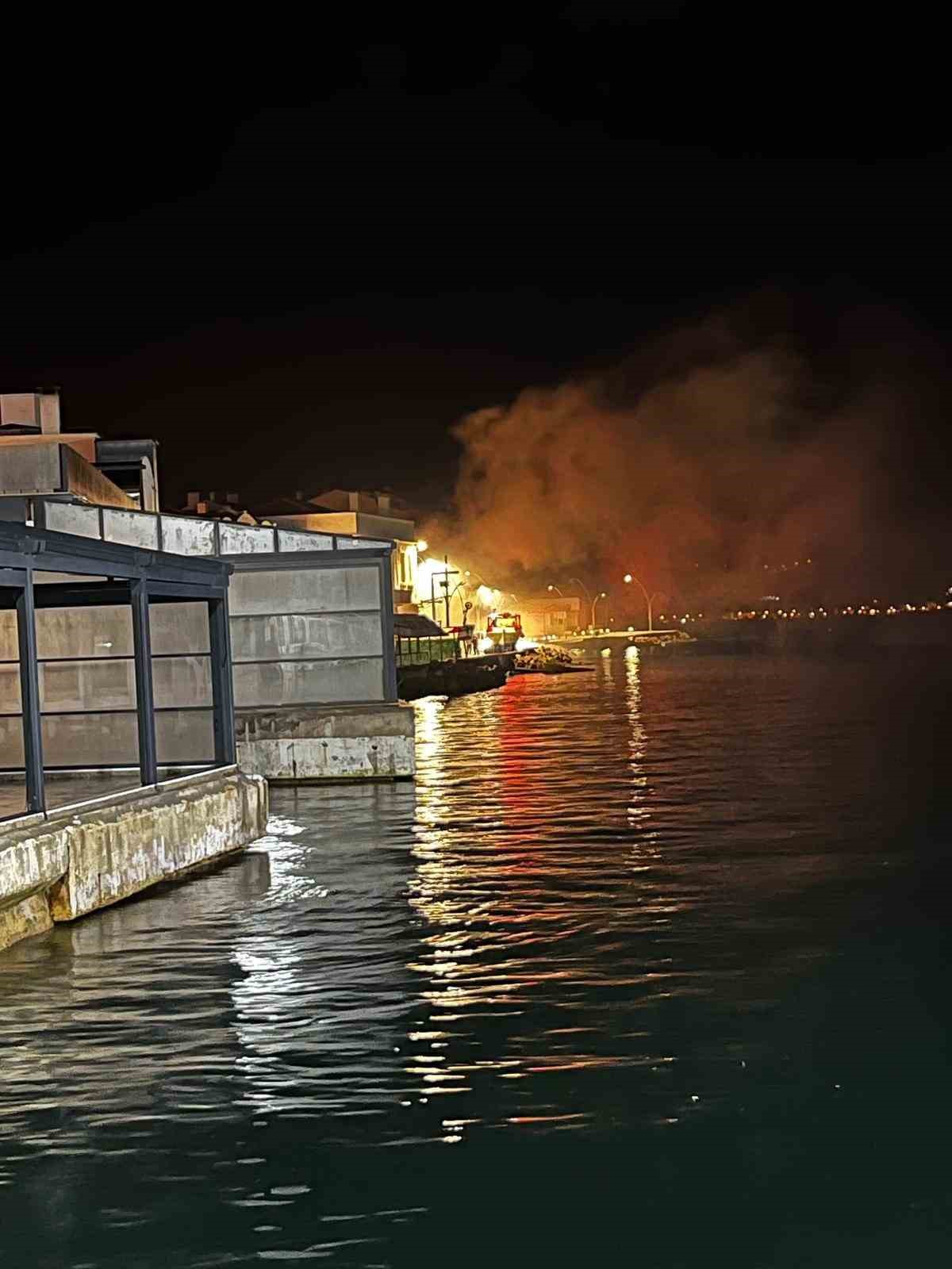 Gelibolu’da korkutan yangın