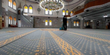 Körfez’de camiler Ramazan ayına hazırlanıyor