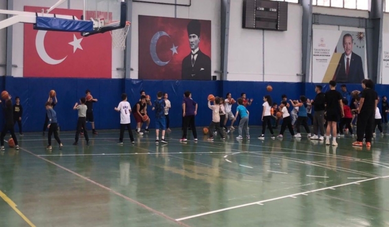 Bilecik’te basketbol okullarında disiplinli antrenmanlar sürüyor