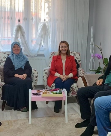 Başkan Tekin’den umrecileri ziyaret etti