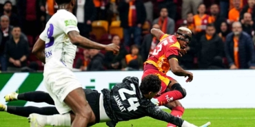 Trendyol Süper Lig: Galatasaray: 2 - Eyüpspor: 0 (İlk yarı)