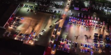 Bursa’da 700 polisle şafak operasyonu...Camdan uyuşturucuyu böyle atmak istedi