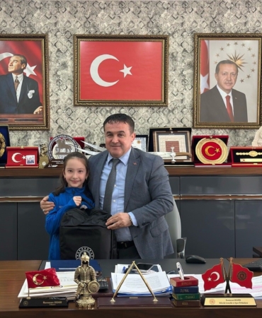 İşitme Engelliler Şampiyonası’nda derece yapan Bilecikli sporcuya İl Müdürü Demir’den tebrik